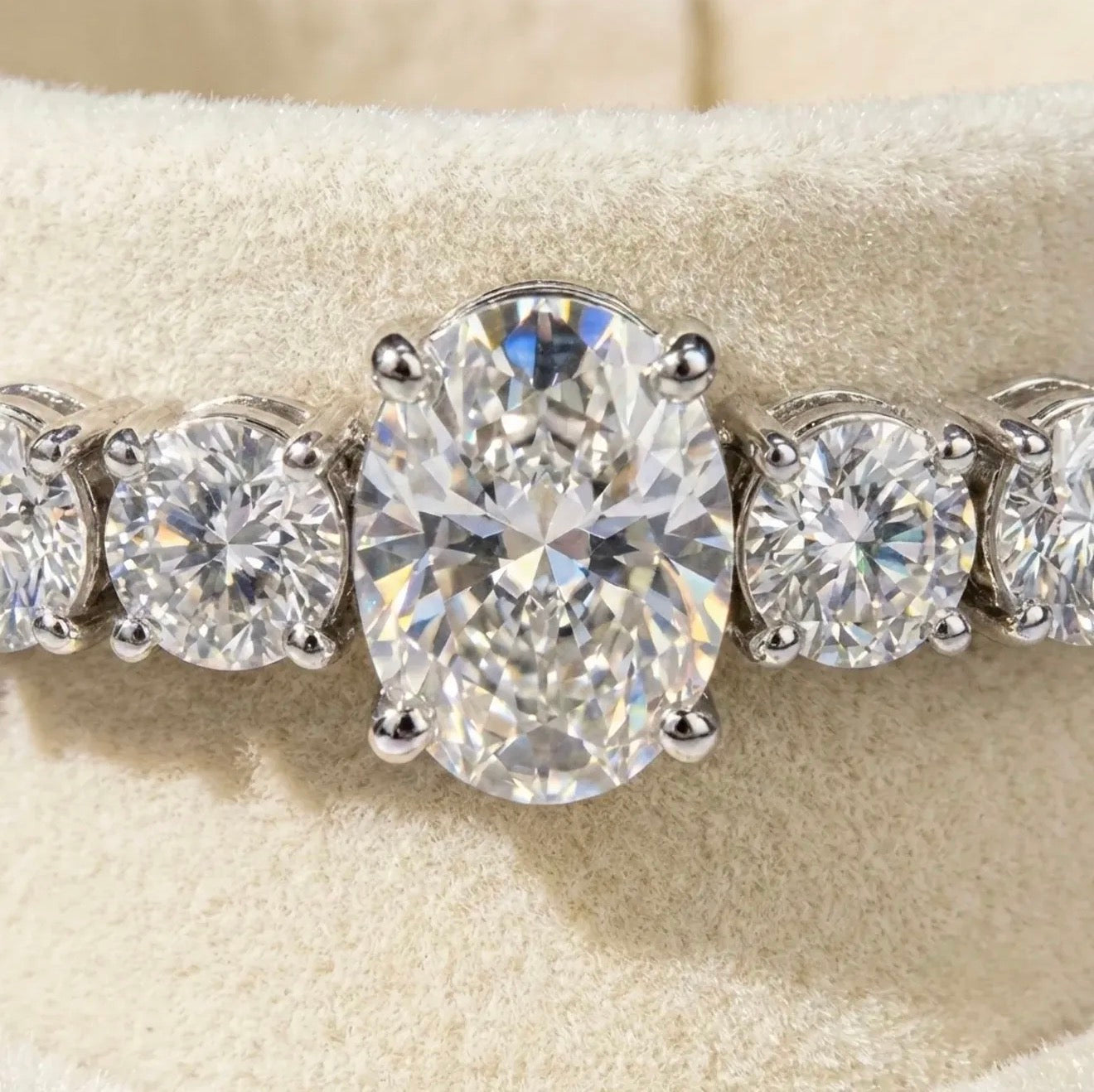 Elegant Diamond Tennis Bracelet in 925 Sterling Silver