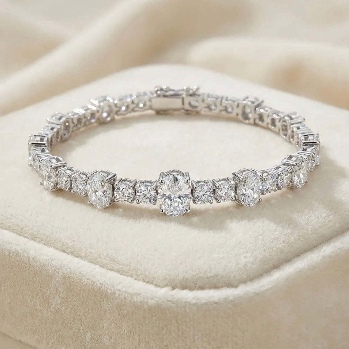 Elegant Diamond Tennis Bracelet in 925 Sterling Silver