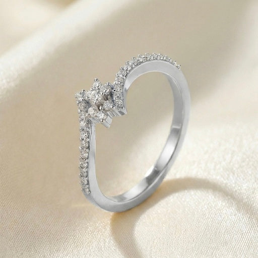 Elegant Diamond Cluster Engagement Ring – Floral Design Ring 💍