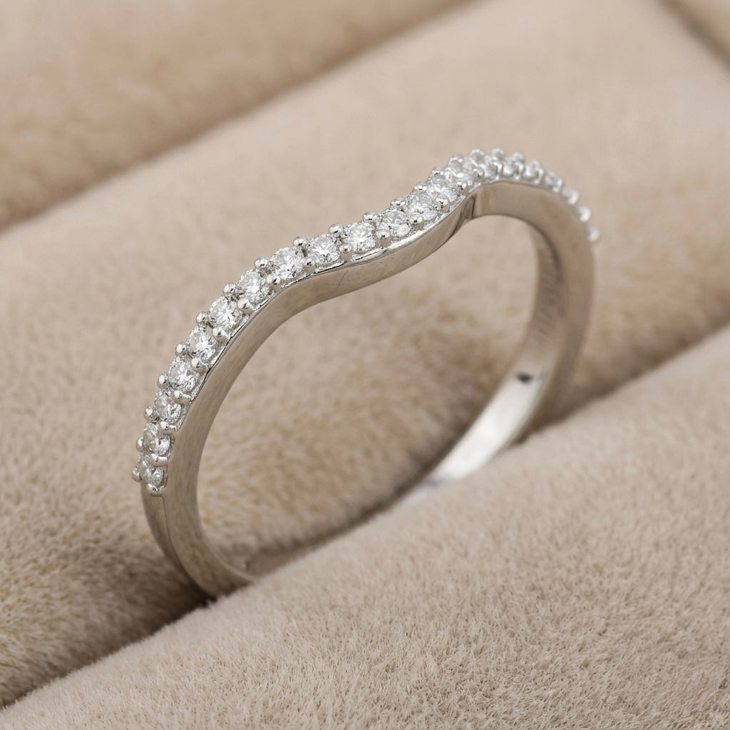 Elegant Diamond Wave Band Ring with Pavé Setting💍